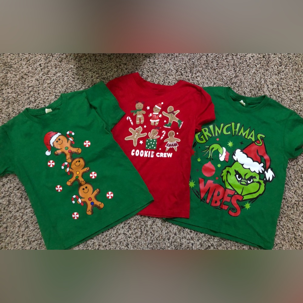 3 Kids Holiday Gingerbread & Grinch Graphic T-Shirts - Green & Red